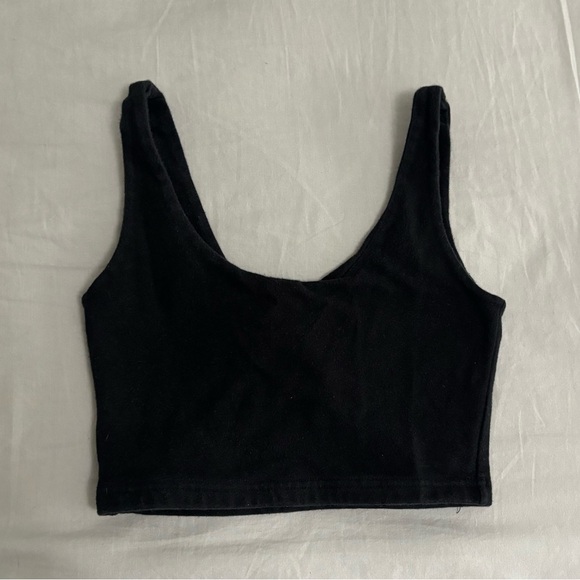 Brandy Melville black cropped tank top - Picture 3 of 3